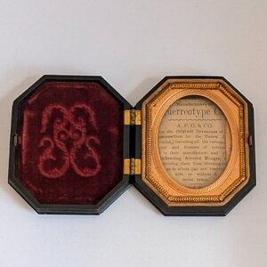 Antique Daguerrotype Photo Case